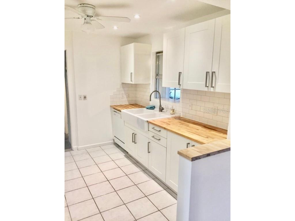 1721 Birchwood Street Sarasota FL 34231 A4669540 image13