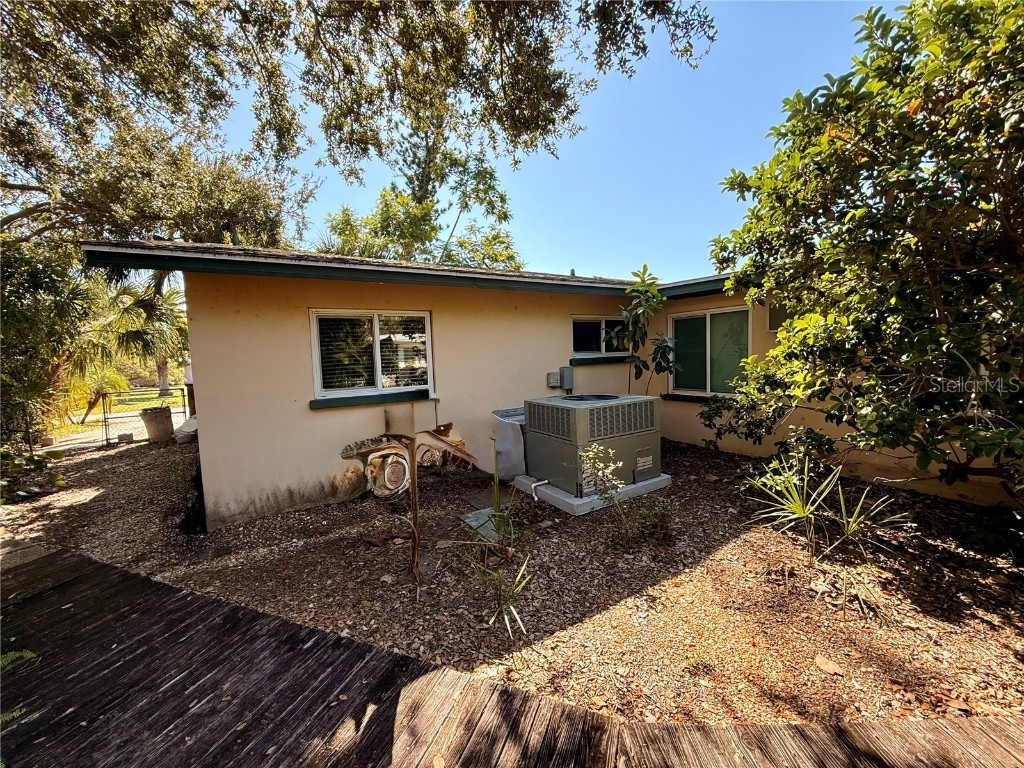 1721 Birchwood Street Sarasota FL 34231 A4669540 image4