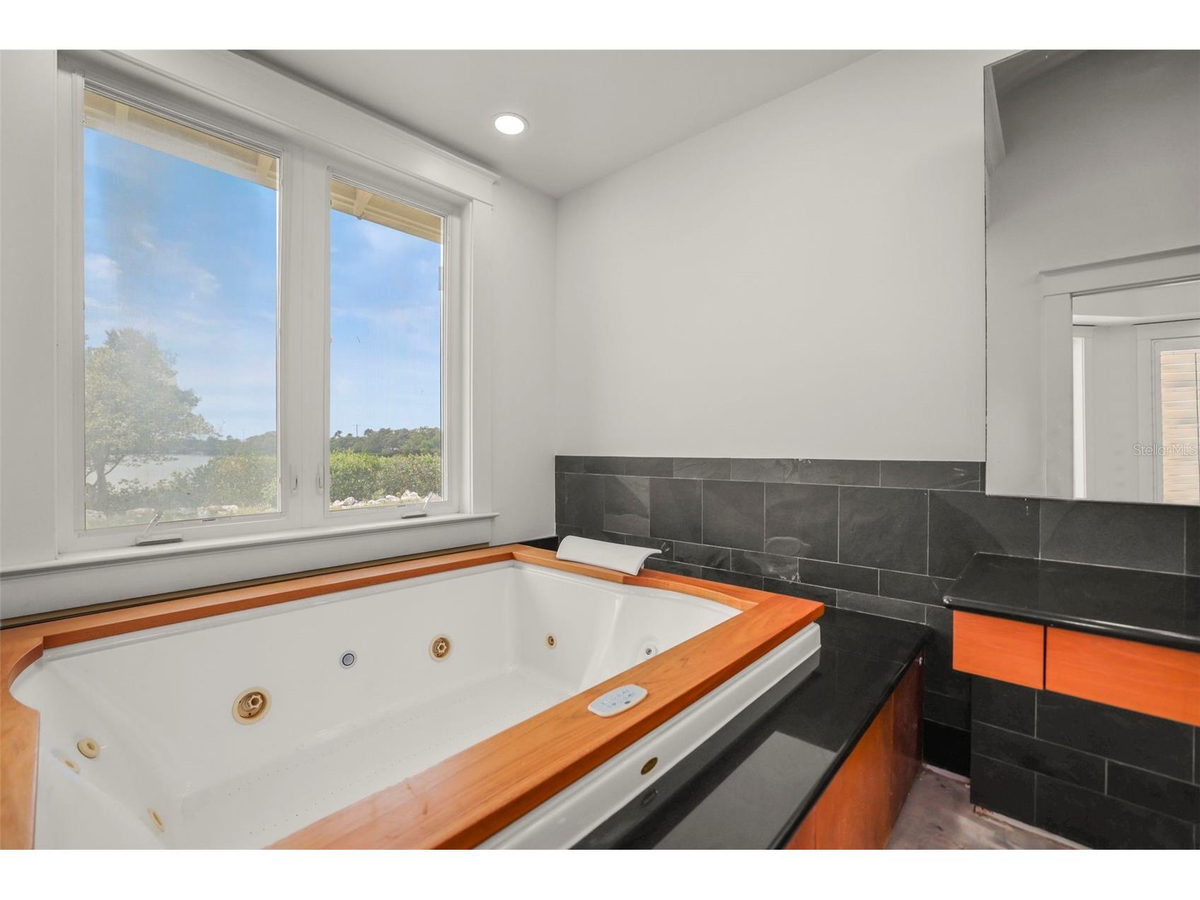 1721 Gulf Road Tarpon Springs FL 34689 TB8501527 image30