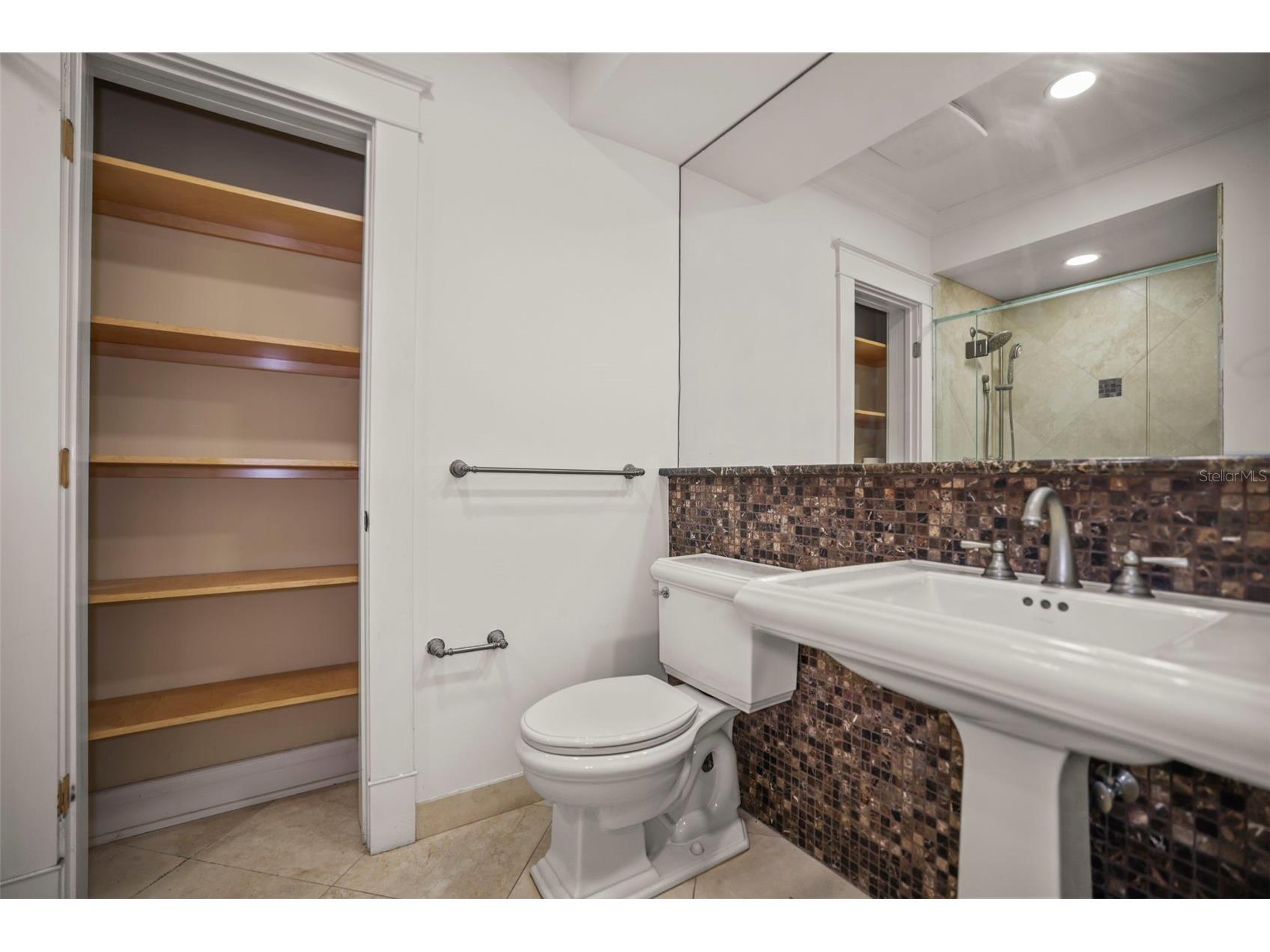 1721 Gulf Road Tarpon Springs FL 34689 TB8501527 image35