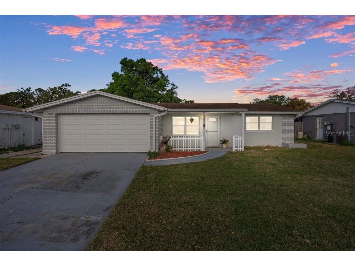 1721 Kenilworth Street Holiday FL 34691 W7873573 image1