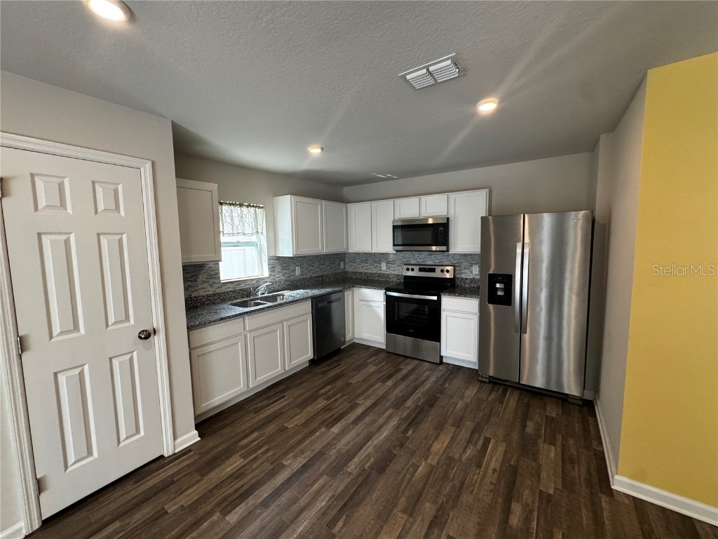 1721 Nebraska Loop Sumterville FL 33585 G5103361 image4