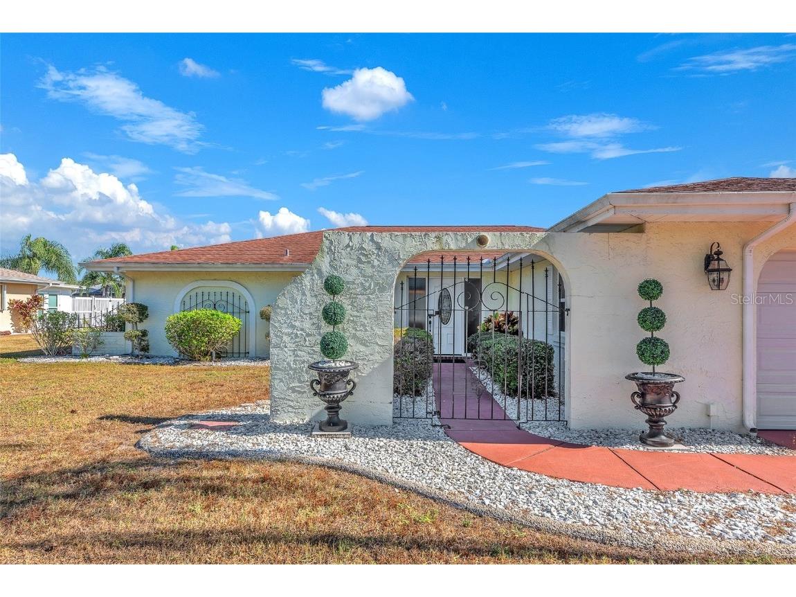 1722 Coco Palm Circle Sun City Center FL 33573 TB8444124 image3