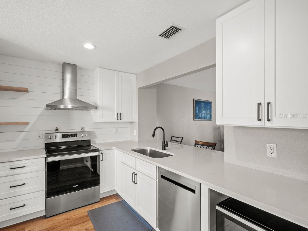 1722 Mill Run Circle Tampa FL 33613 TB8443052 image4