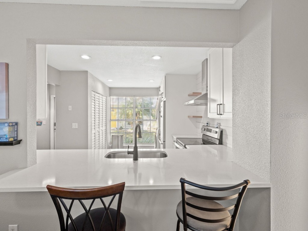 1722 Mill Run Circle Tampa FL 33613 TB8443052 image8