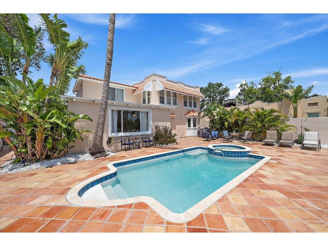 1723 Bay Street Sarasota FL 34236 A4650049 image1