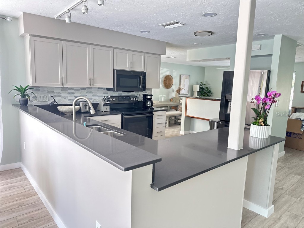 1723 Stanford Lane Sarasota FL 34231 - AQUALANE CANAL -SARASOTA BAY A4610649 image12