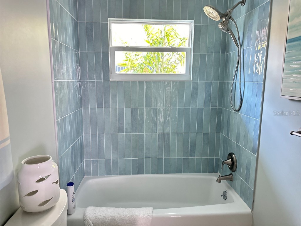 1723 Stanford Lane Sarasota FL 34231 - AQUALANE CANAL -SARASOTA BAY A4610649 image29