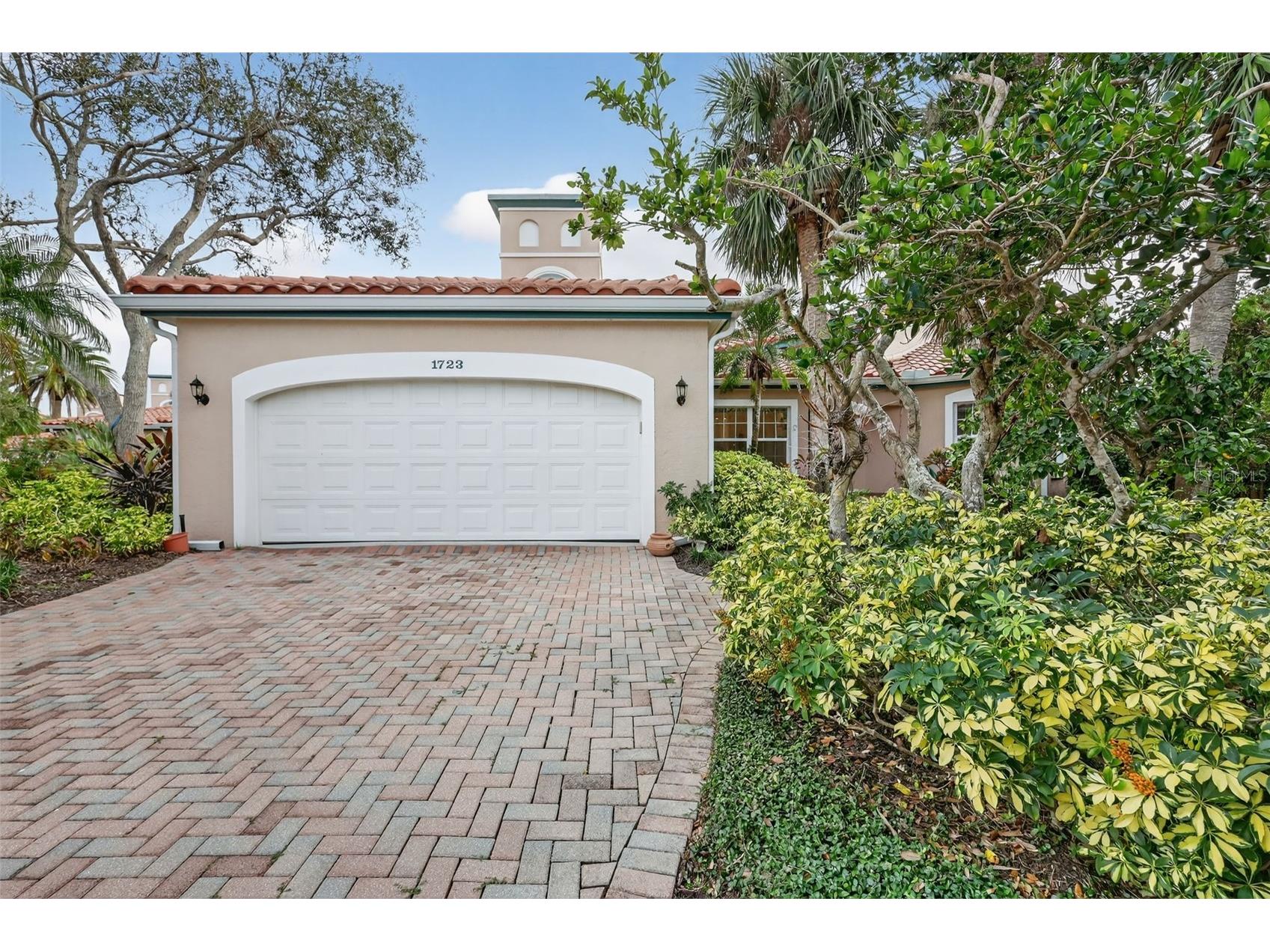 1723 Starling Drive #1723 Sarasota FL 34231 A4673889 image1