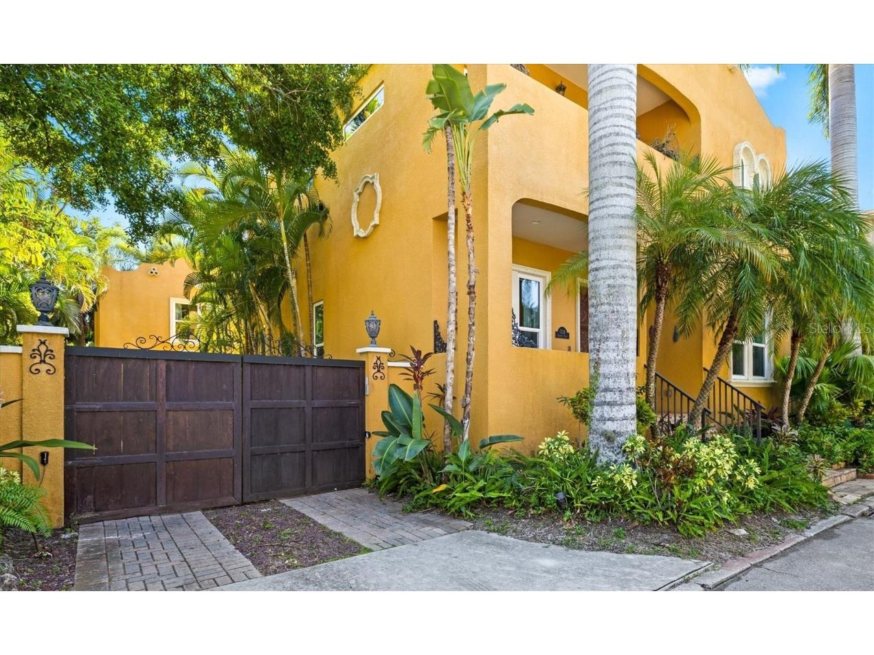 1724 Cherry Lane Sarasota FL 34236 A4668989 image1