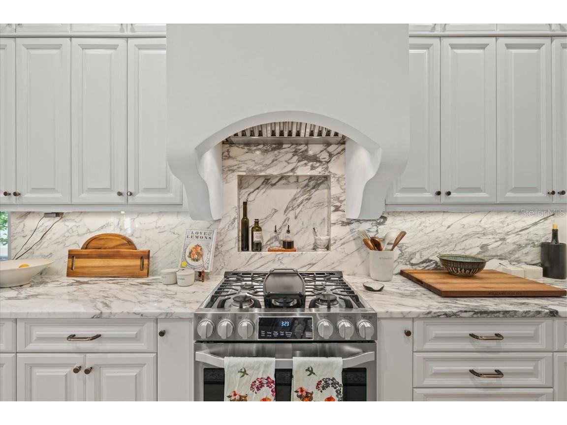 1724 Cherry Lane Sarasota FL 34236 A4668989 image15