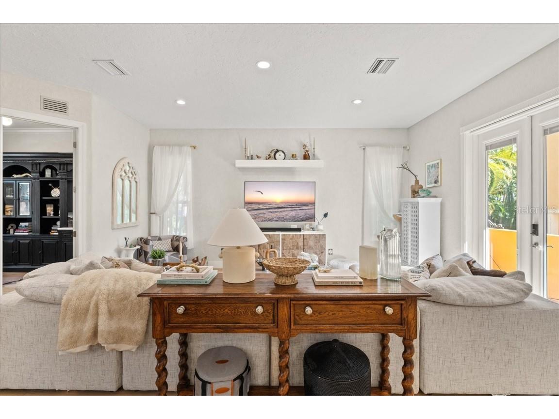 1724 Cherry Lane Sarasota FL 34236 A4668989 image18