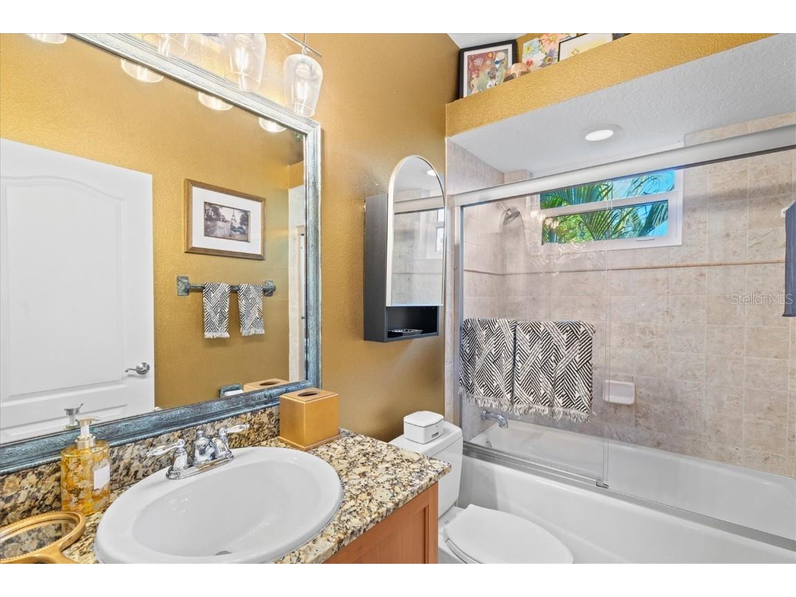 1724 Cherry Lane Sarasota FL 34236 A4668989 image32