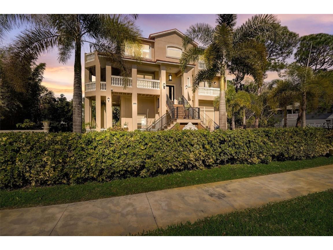 1724 Grand Central Drive Tarpon Springs FL 34689 U8229486 image1