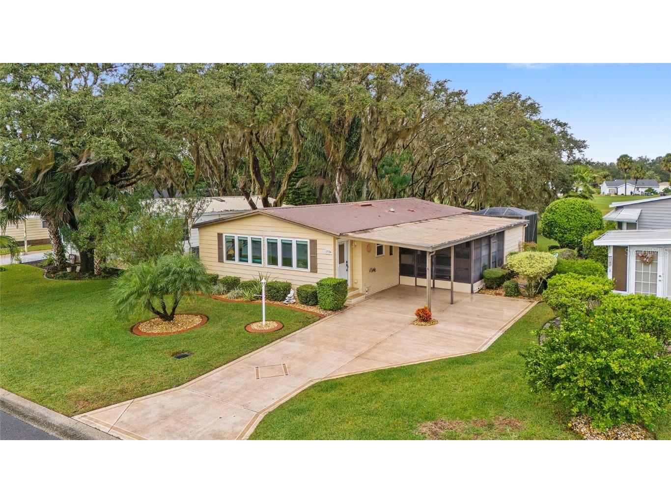 1724 Magnolia Avenue The Villages FL 32159 G5075011 image1