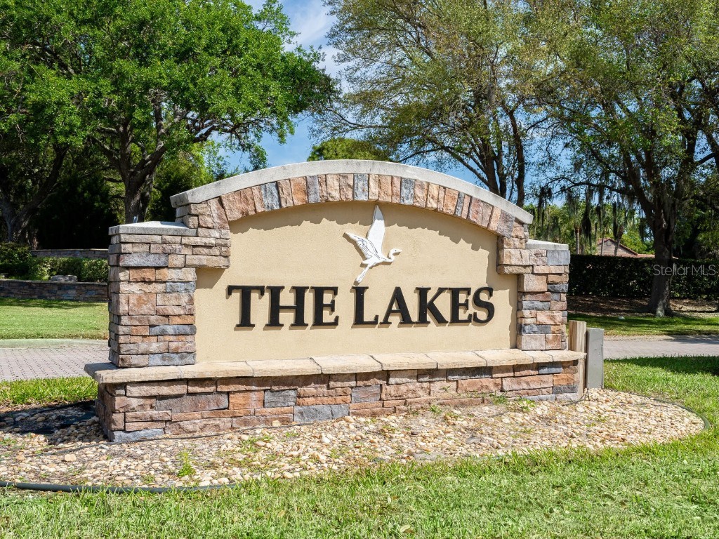 1724 Oak Lakes Drive Sarasota FL 34232 - THE BIG LAKE A4609788 image45