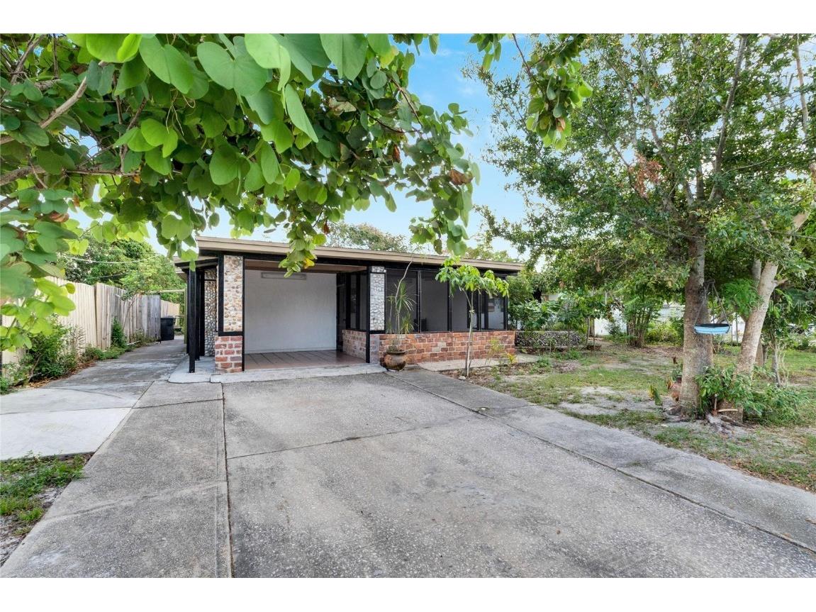 1724 Waikiki Way Tampa FL 33619 TB8319365 image1