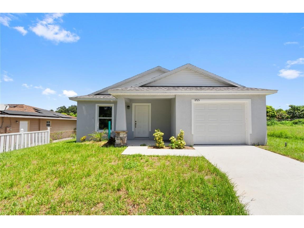 1725 Blossom Circle W Lakeland FL 33805 P4931436 image1