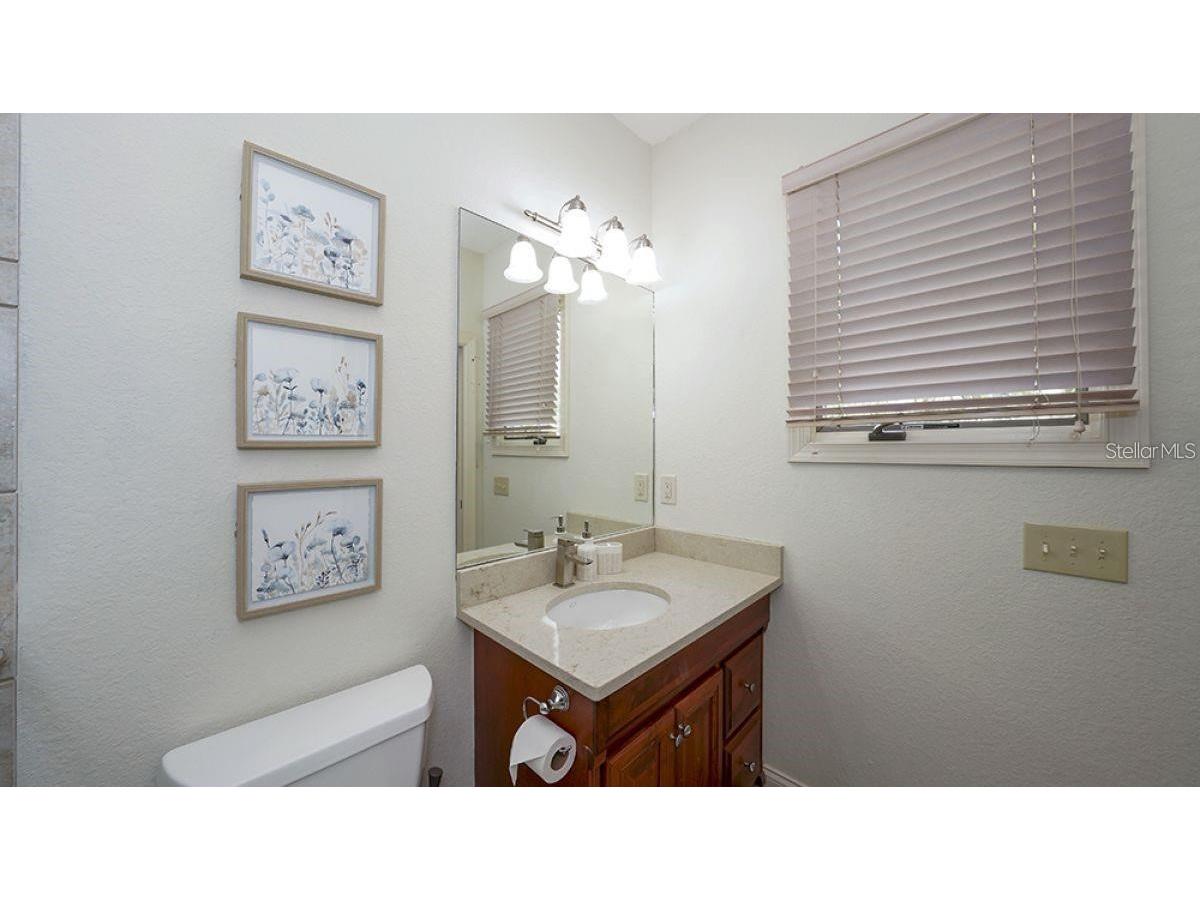 1725 Bonita Court Sarasota FL 34239 A4655035 image41