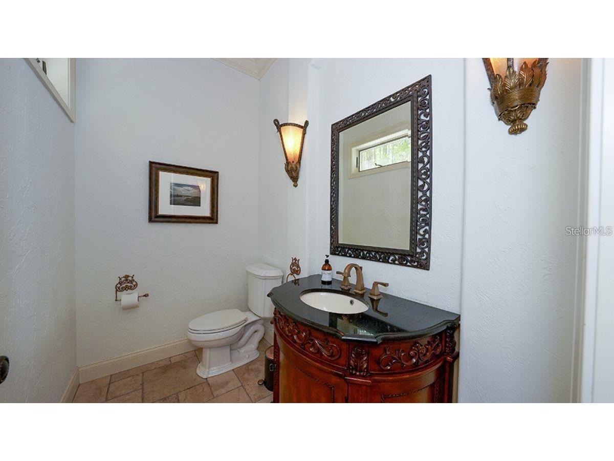 1725 Bonita Court Sarasota FL 34239 A4655035 image43