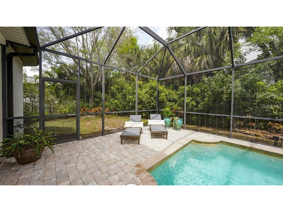 1725 Bonita Court Sarasota FL 34239 A4655035 image48