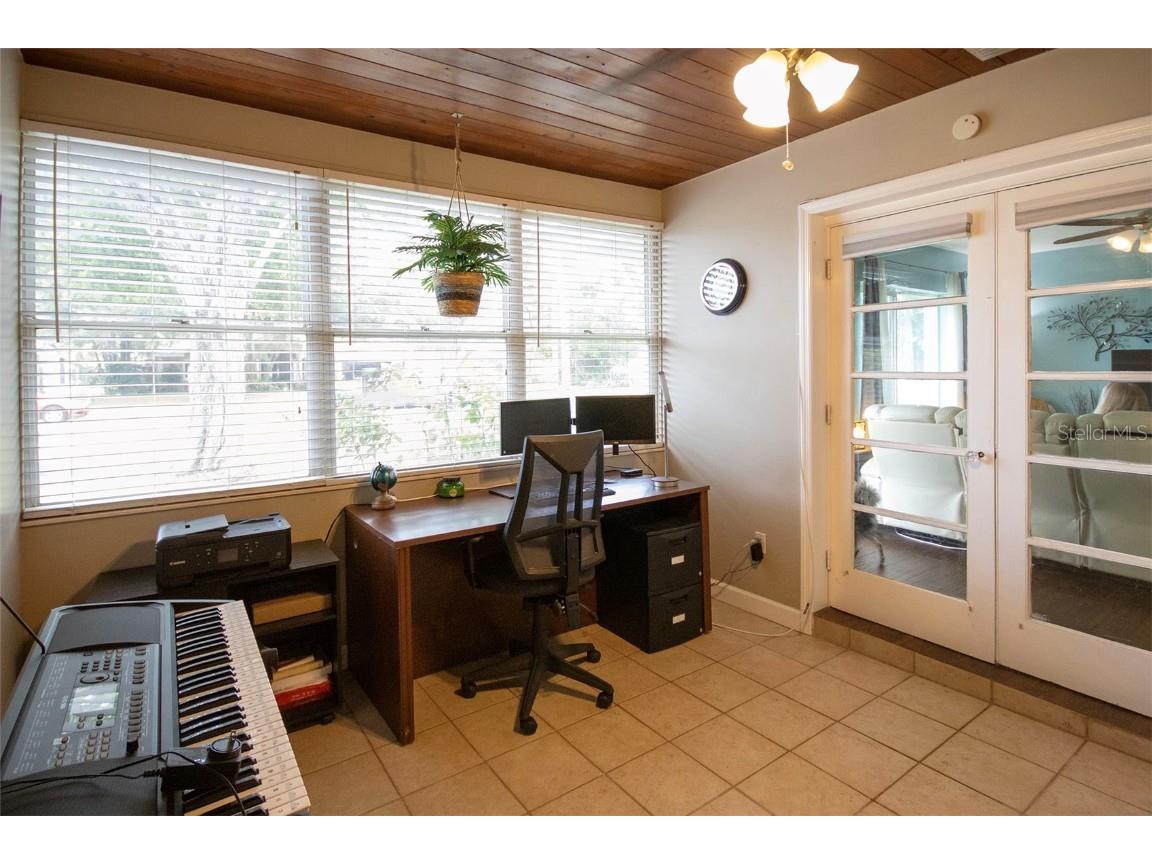 1725 Bradshaw Lane N Saint Petersburg FL 33710 TB8448917 image9