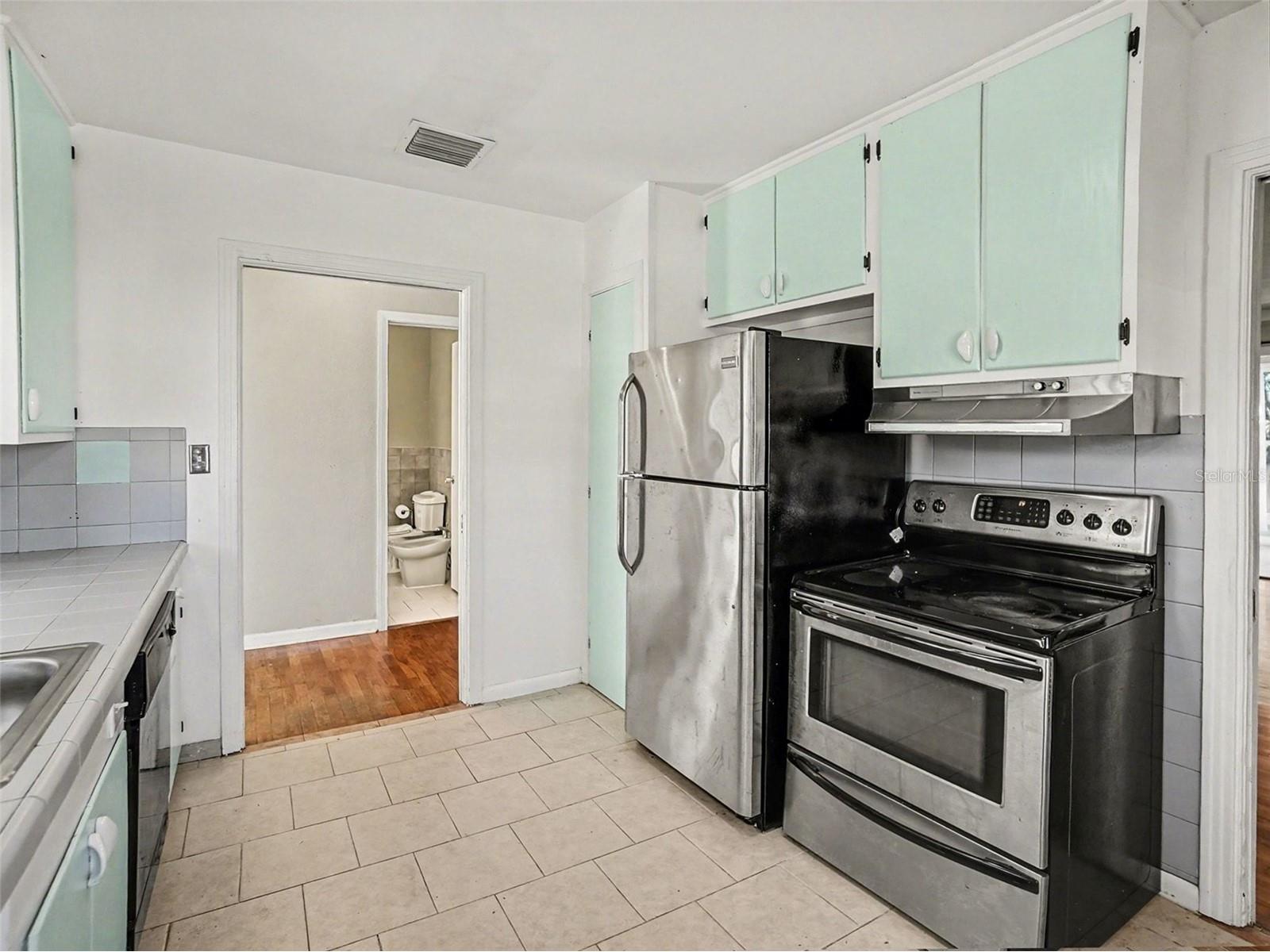 1725 Hamilton Street Eustis FL 32726 - West Crooked Lake G5111753 image6