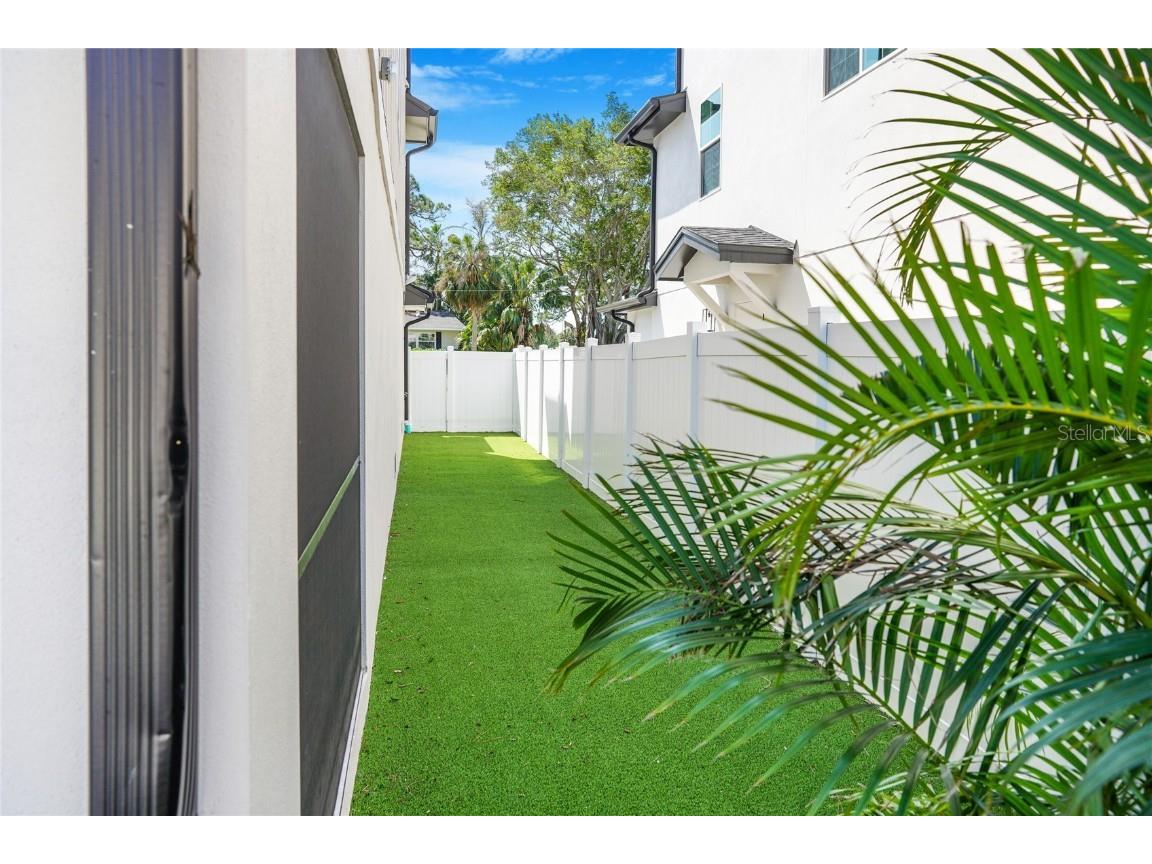 1725 Massachusetts Avenue NE Saint Petersburg FL 33703 TB8368130 image31