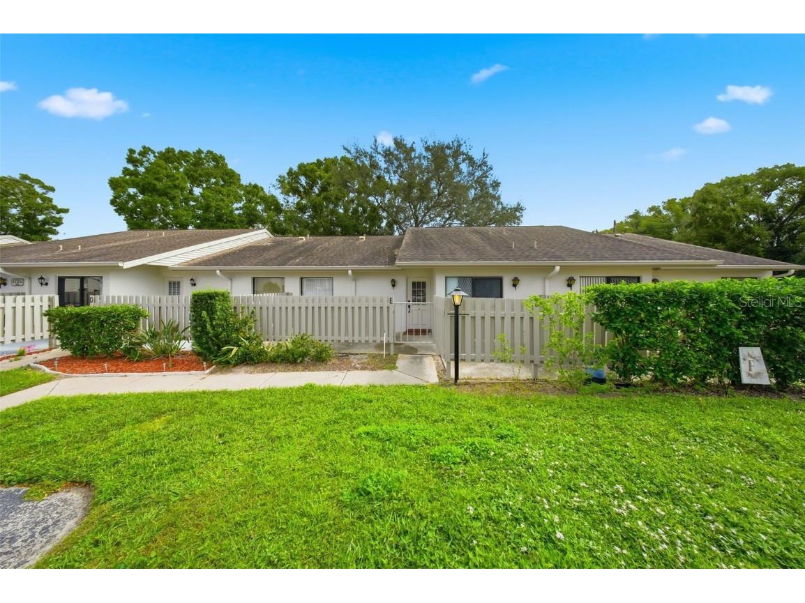 1725 Pine Ridge Way E #E Palm Harbor FL 34684 TB8458482 image1