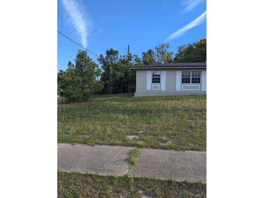 1725 Twin Oak Street Deltona FL 32725 V4948034 image3