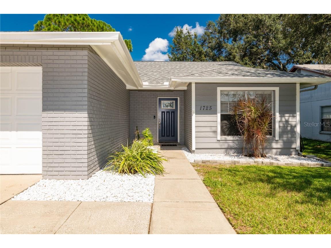 1725 Weaver Drive Lutz FL 33559 T3472373 image1