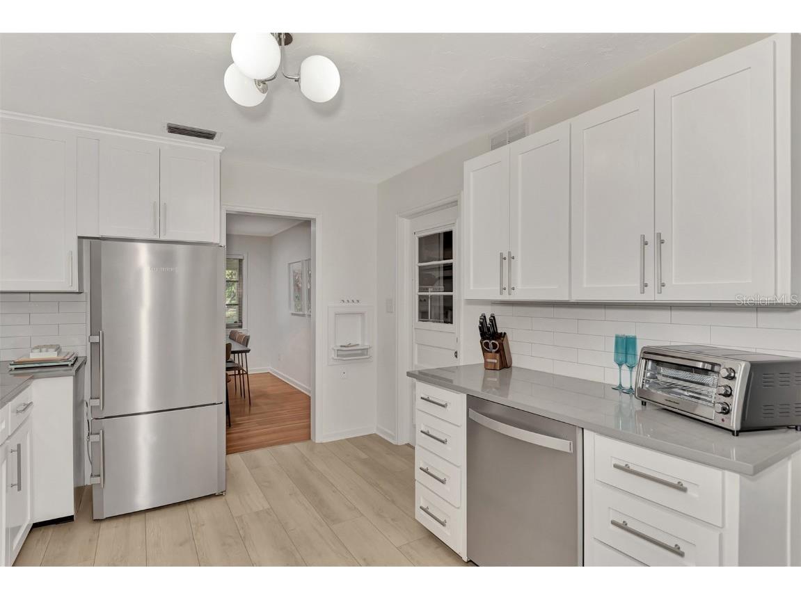 1726 Floyd Street Sarasota FL 34239 A4664721 image17