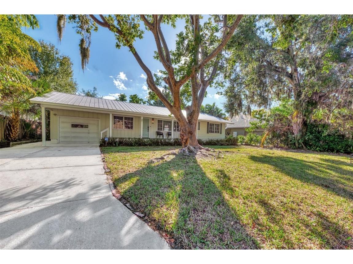 1726 Floyd Street Sarasota FL 34239 A4664721 image2