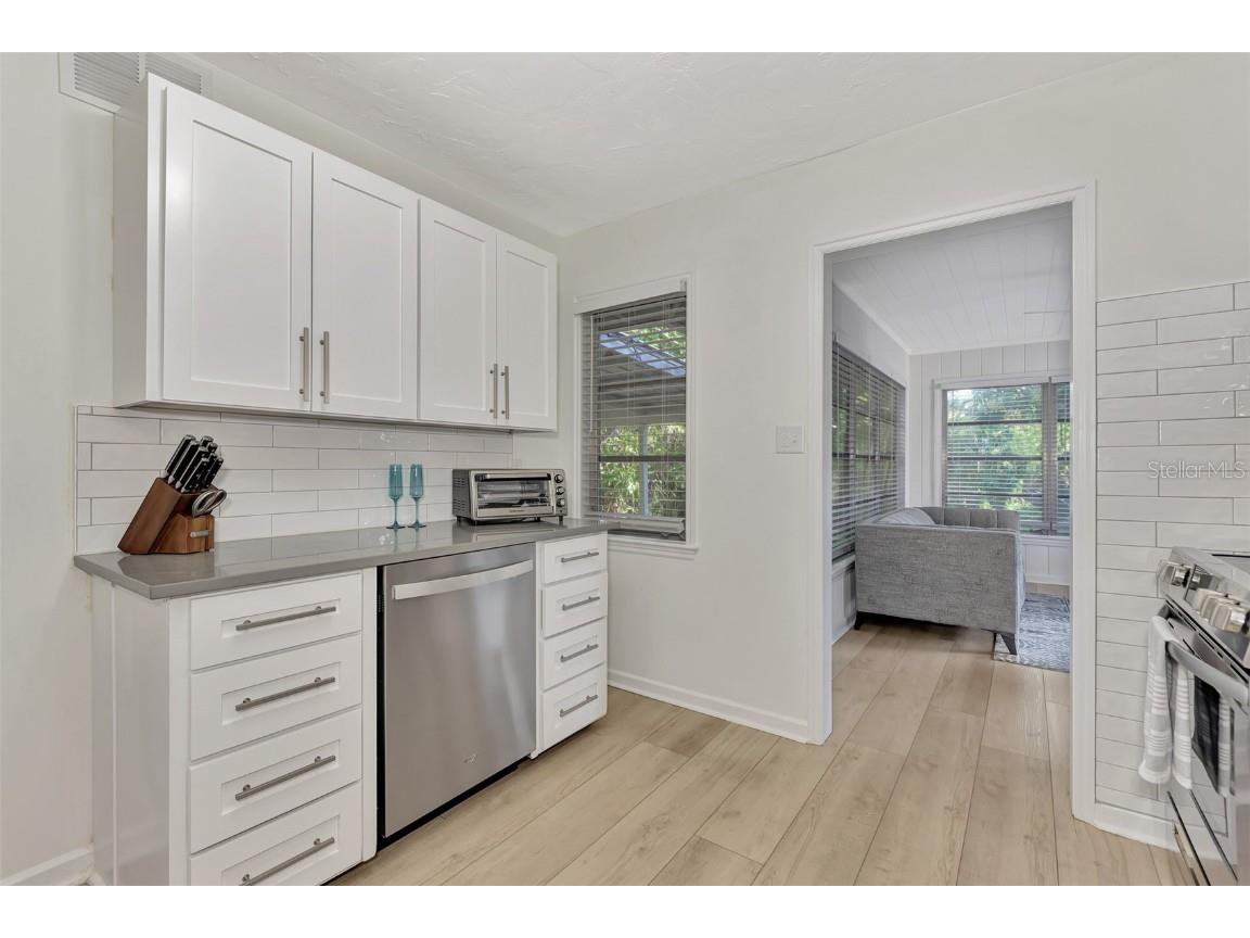 1726 Floyd Street Sarasota FL 34239 A4664721 image20