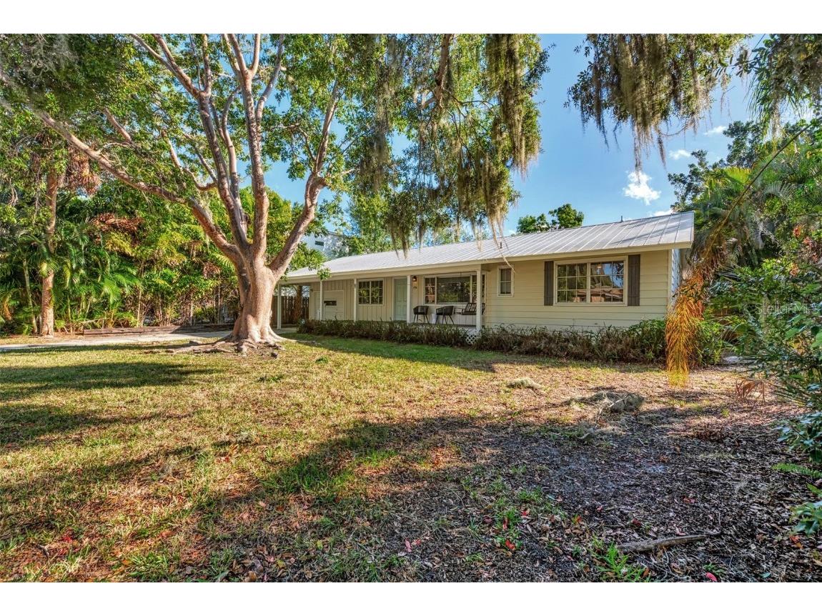 1726 Floyd Street Sarasota FL 34239 A4664721 image3