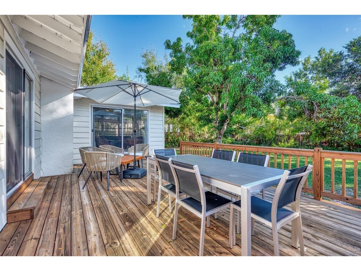 1726 Floyd Street Sarasota FL 34239 A4664721 image36