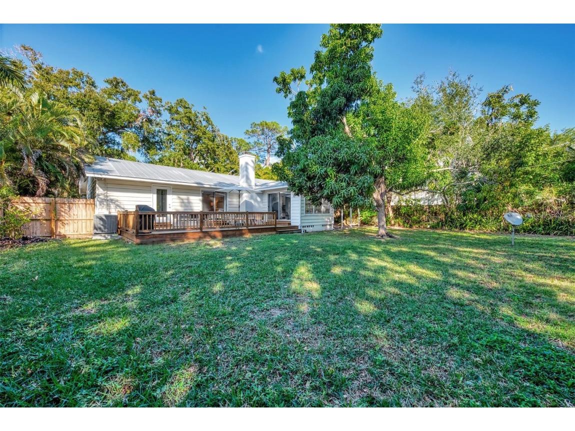 1726 Floyd Street Sarasota FL 34239 A4664721 image40