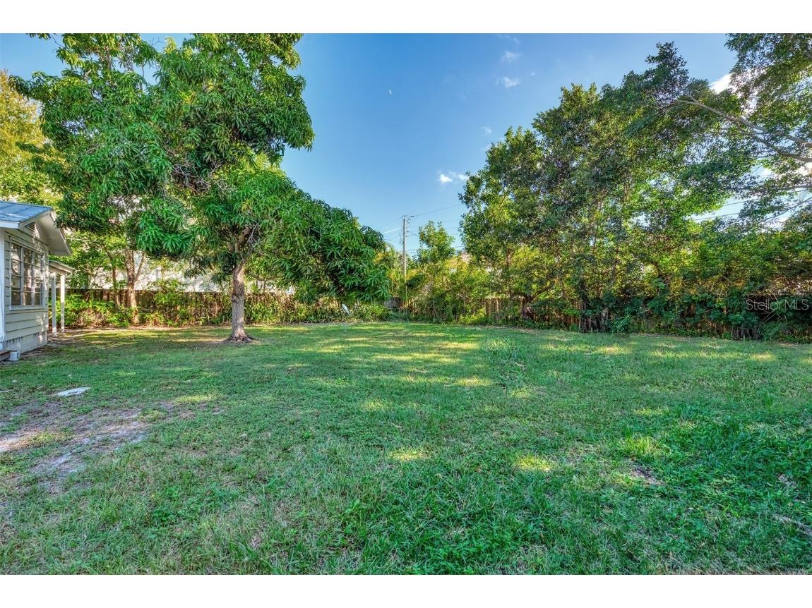 1726 Floyd Street Sarasota FL 34239 A4664721 image41
