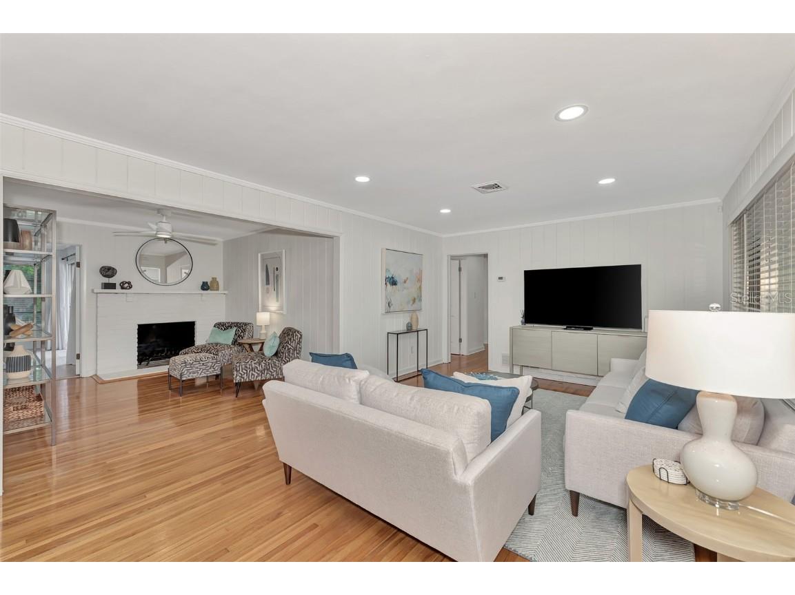 1726 Floyd Street Sarasota FL 34239 A4664721 image8