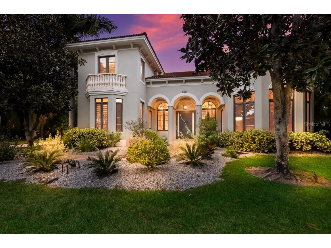 1727 Bahia Vista Street Sarasota FL 34239 A4525300 image1