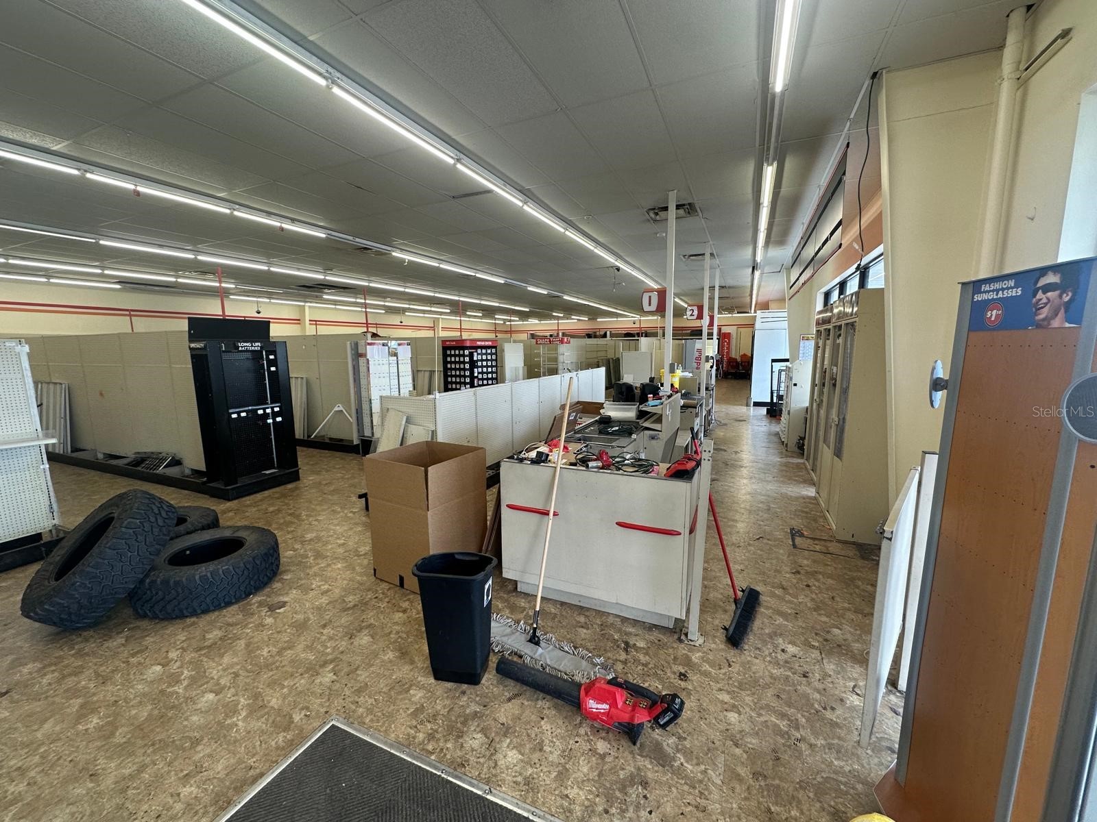 1727 E Busch Boulevard Tampa FL 33612 TB8524714 image10