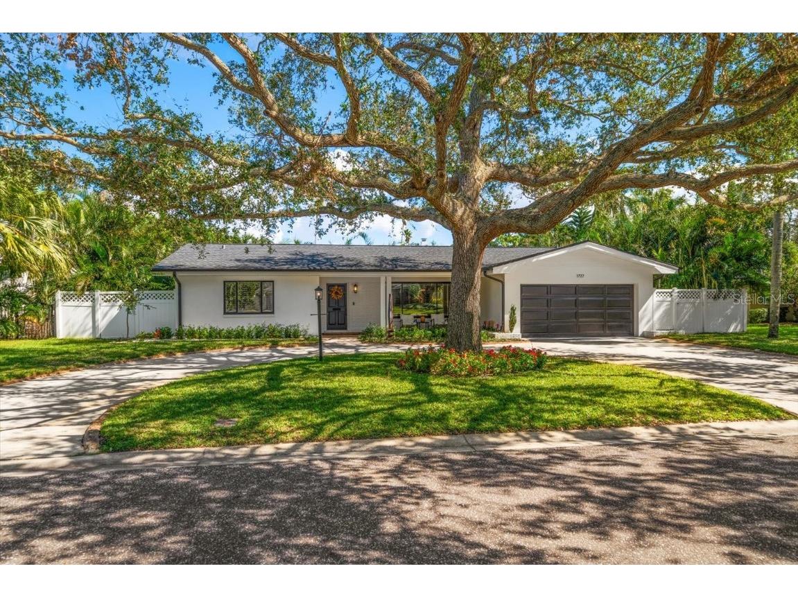 1727 Laurie Lane Belleair FL 33756 TB8313877 image1