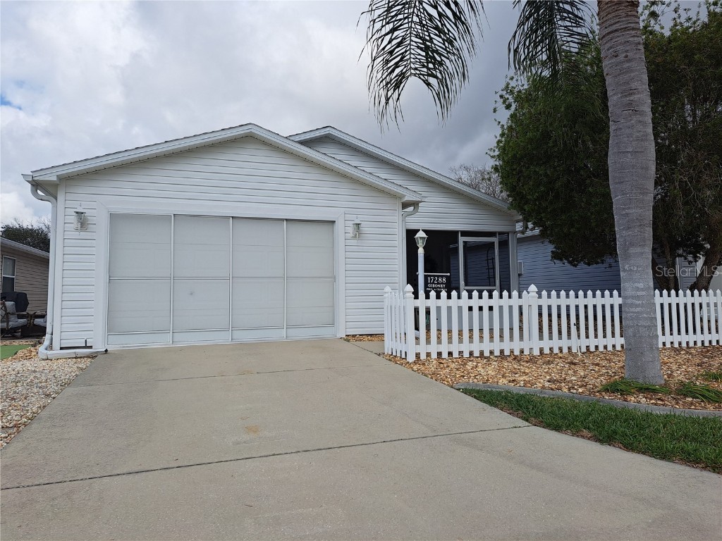 17288 SE 93rd Heyward Avenue The Villages FL 32162 G5064871 image1