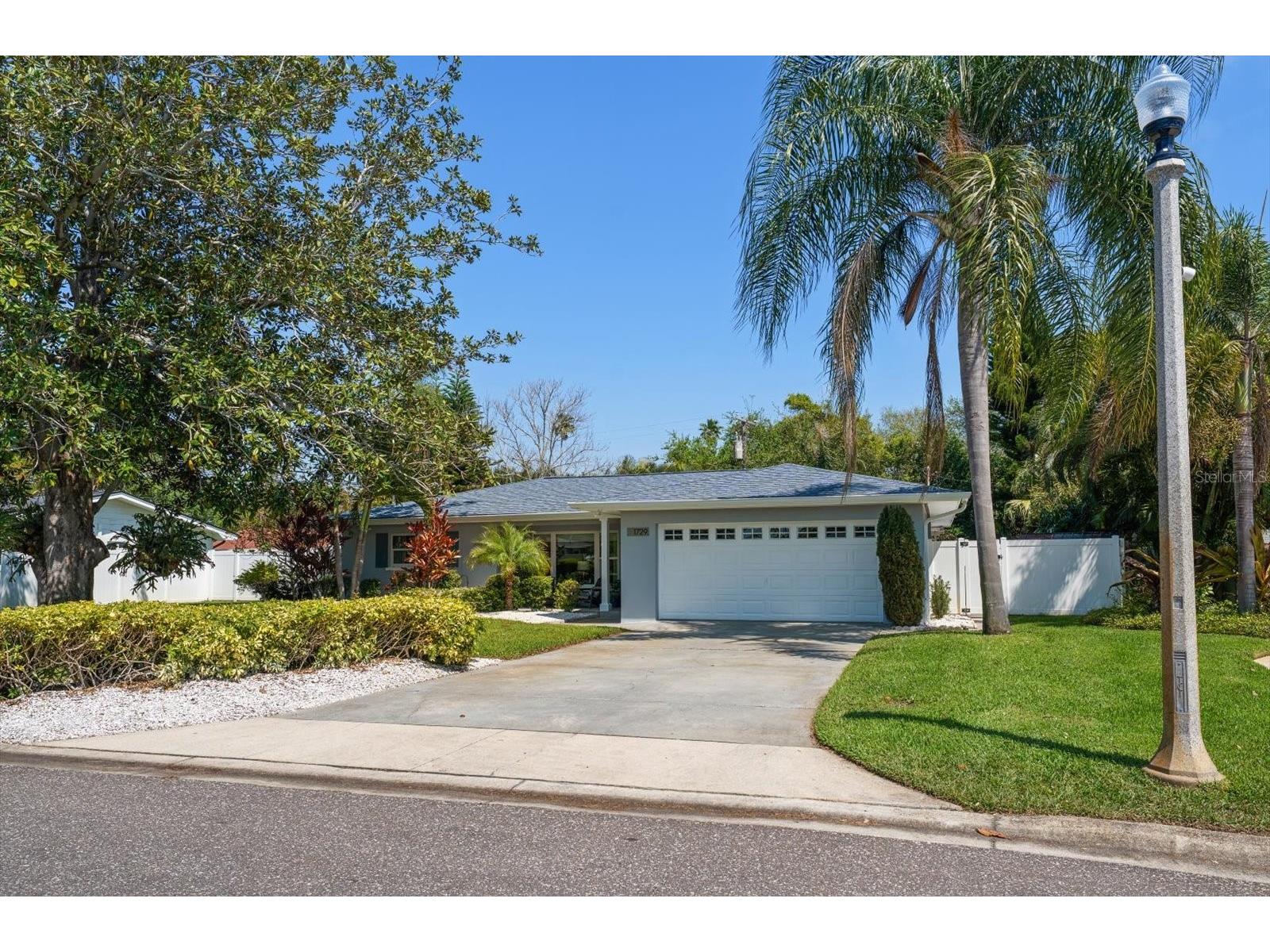 1729 Laurie Lane Belleair FL 33756 TB8492528 image1