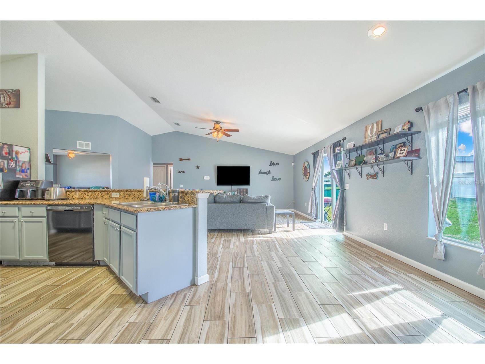 1729 Pebble Beach Street Winter Haven FL 33881 P4938335 image12