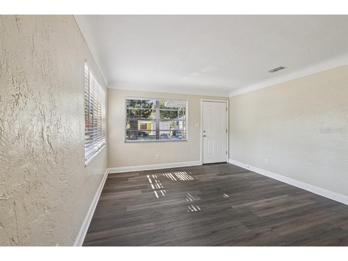 1730 17th Street S Saint Petersburg FL 33712 TB8458749 image11