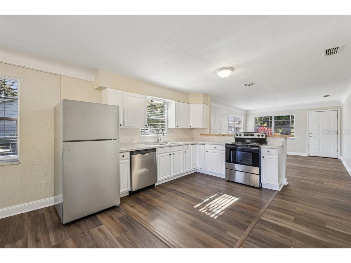 1730 17th Street S Saint Petersburg FL 33712 TB8458749 image12