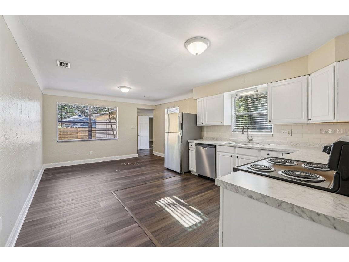 1730 17th Street S Saint Petersburg FL 33712 TB8458749 image15