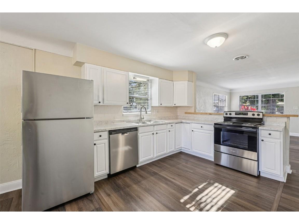 1730 17th Street S Saint Petersburg FL 33712 TB8458749 image17