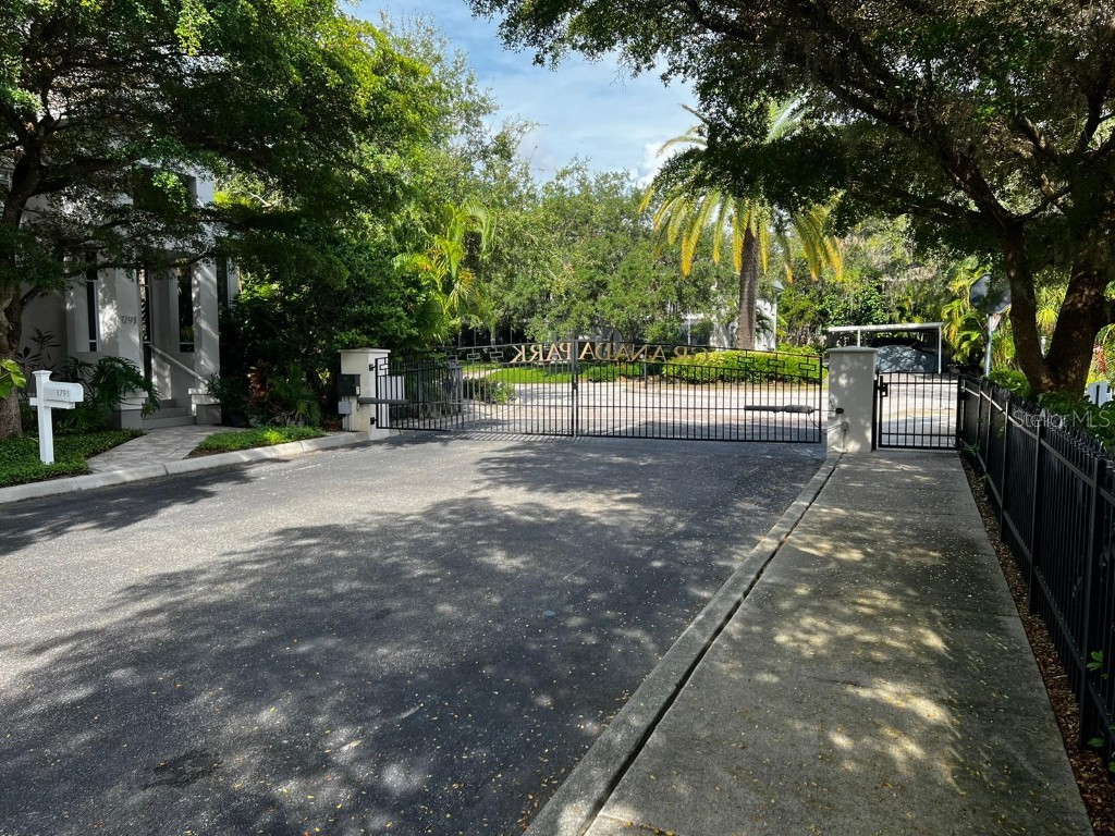 1730 Reston Court Sarasota FL 34239 A4547942 image1